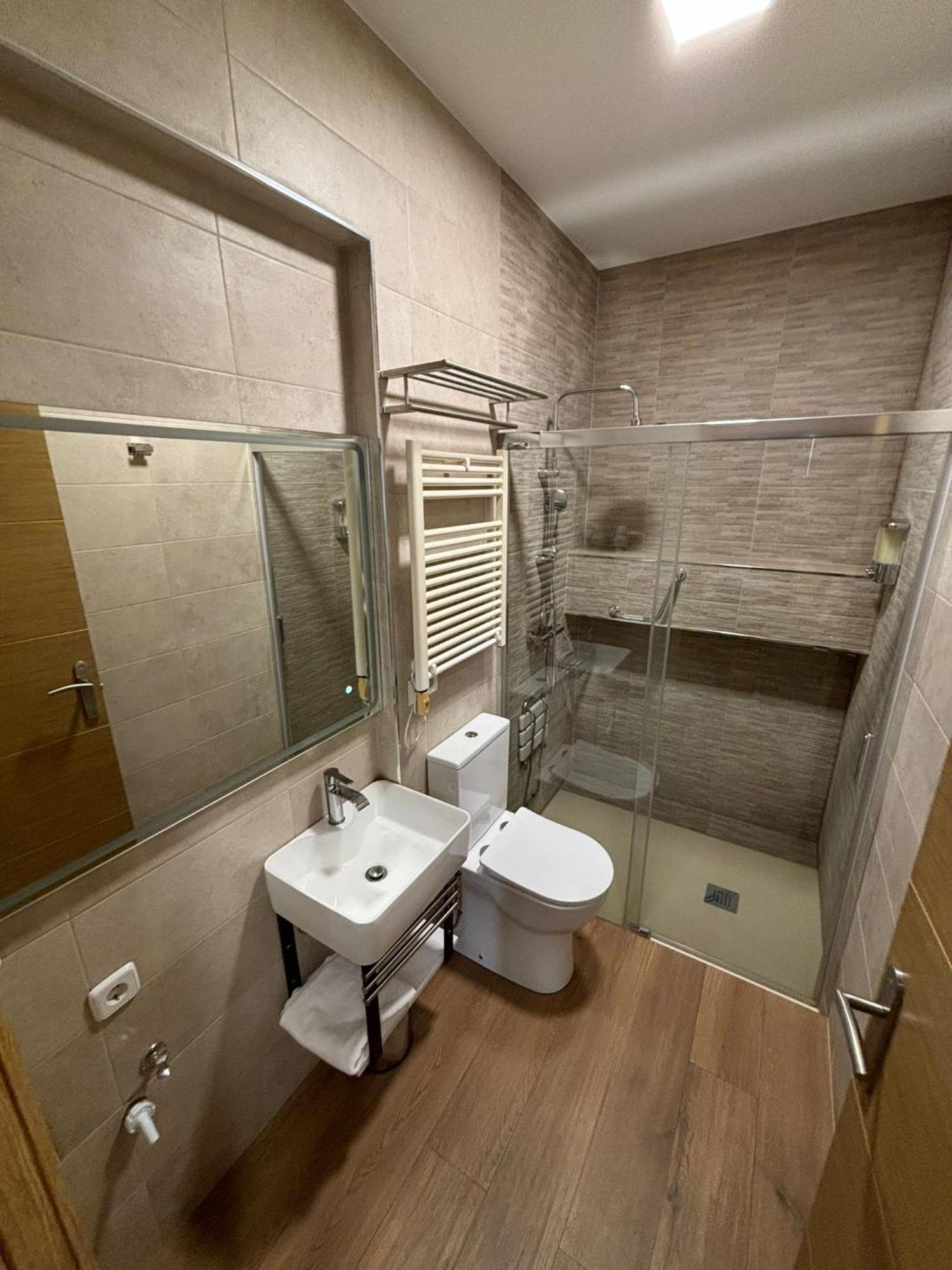 Apartamentos Deluxe Barajas Madrid Exterior foto